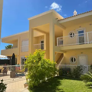 2 Bedrooms Vale Parra Praia Da Galé In A Privat Condomínio Apartamento